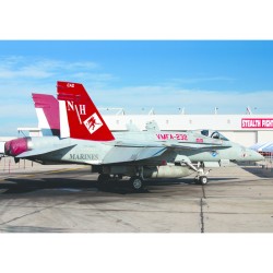 Academy McDonnell F/A-18A+ USMC VMFA-232 Red Devils (1:72)