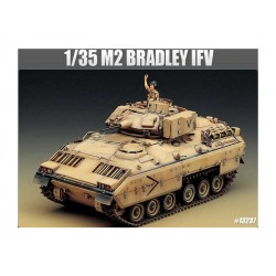 Academy M2 Bradley IFV (1:35)