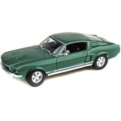 Maisto Ford Mustang Fastback 1967 1:18 zelená metalíza
