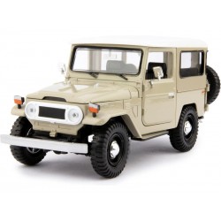 Maisto Toyota Land Cruiser FJ40 1960 1:36 béžová